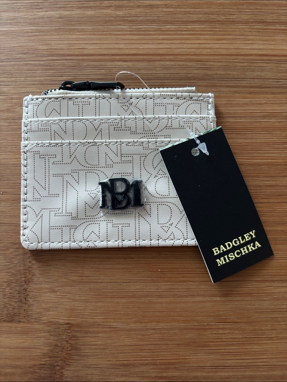 Badgley Mischka NWT Beige Monogram Zip Card Holder Wallet